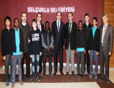 Yabancı Öğrencilerden, Başkan Altay’a Ziyaret