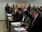 Büyükşehir Meclisi Tartışmayla Başladı, Tatlı İle Bitti