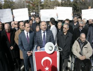 Erzincan’da Tiyatro Sanatçısı Ahmet Yenilmez’e Tepki