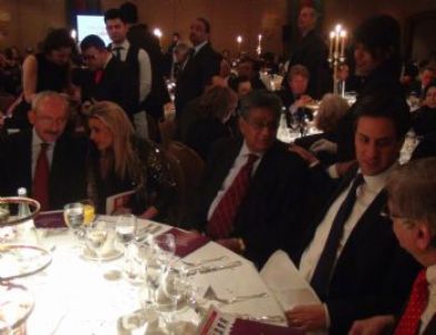 Kılıçdaroğlu, Londra'da İşçi Partisi'nin Akşam Yemeğine Katıldı