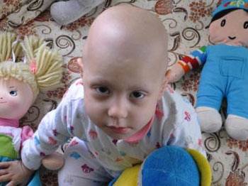 Lösemi hastası kızını hastanede terk etti