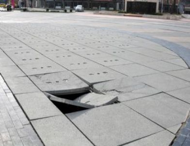 Magandalar Havuzu Tahrip Etti