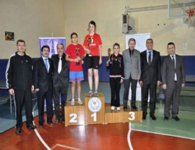 Masa Tenisinde Yıldızlar Yarıştı