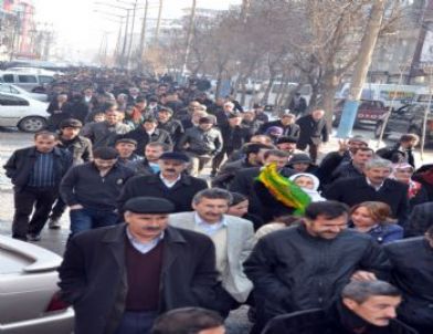 Yüksekova’da Yürüyüş ve Basın Açıklaması