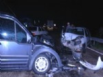 Antalya'da Trafik Kazası: 3 Yaralı