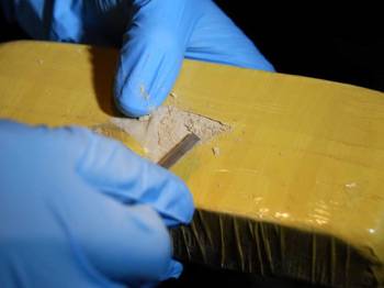 Dayı 15 yaşındaki yeğenini uyuşturucu ticareti için kullandı