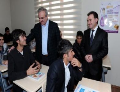 Eğitime Sesder Desteği