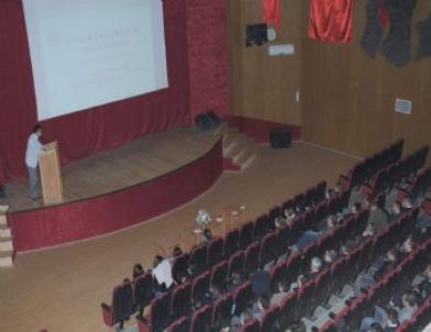 Özdemir’den “Takım Çalışması ve Motivasyon” Konferansı