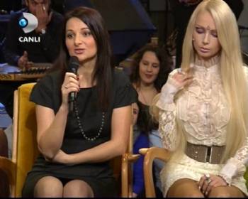 Valeria Lukyanova Beyaz Show'da buz kesti
