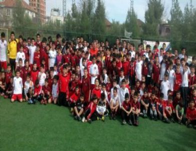 Tanju Çolak, Öğrencileri İle Bir Araya Geldi