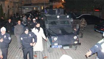 BDP'liler polis panzeriyle kurtarıldı