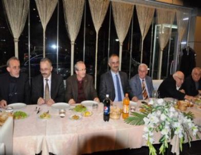 Of Belediyesi 12 Personelini Uğurladı