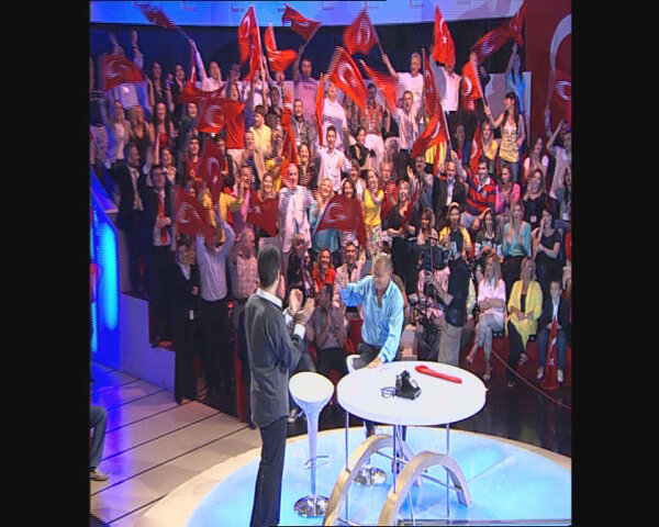 Acun Ilıcalı'dan Eleştirilere Fotoğraflı Yanıt