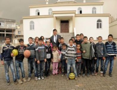 Şehitkamil Belediyesi'nden Onat Kutlar'a Cami ve Sosyal Tesis