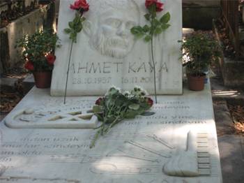 Ahmet Kaya'nın Mezarı Türkiye'ye Geliyor