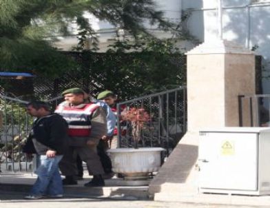 Köyceğiz’de Kaçak Orman Kesen İki Kişi Yakalandı