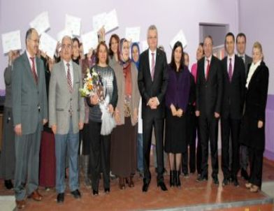 Aile Rehberliği Eğitimlerini Tamamlayan Kursiyerlere Sertifika