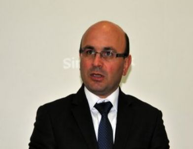 Altınova Belediyesi Plan Değişikliği Taleplerini Ankara'ya Sundu