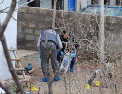 Av Tüfeği İle İntihar Etti