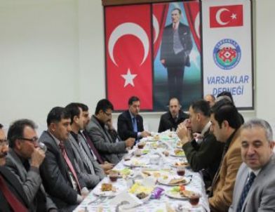 Sarıçam’ın Protokolü Varsaklar’ın Kahvaltısında Buluştu