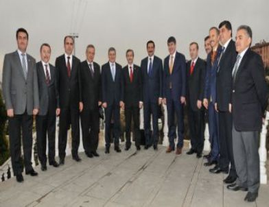 Ak Partili Belediye Başkanları Keçiören’de Bir Araya Geldi