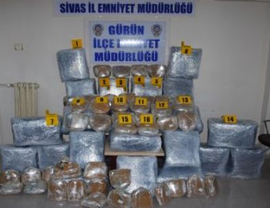 Almanya Plakalı Otomobilden 180 Kilo Esrar Çıktı