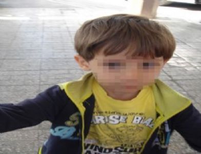 Cinsel Organı İçe Gömülü Olan Çocuk, Yardım Eli Bekliyor