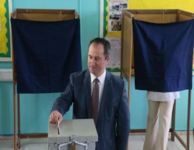 Güney Kıbrıs İkinci Tur Başkanlık Seçimleri İçin Sandığa Gitti