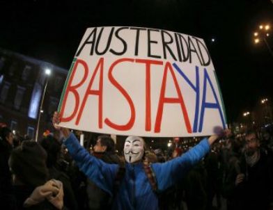 İspanya'da 45 Protestocu Tutuklandı