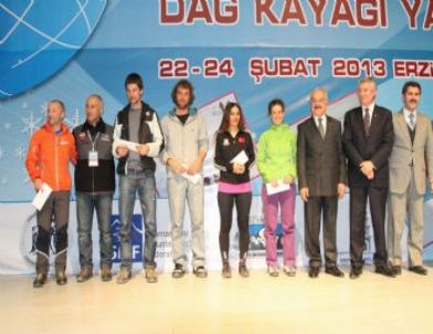 Ergan Dağ Kayağı Yarışmasında Dereceye Girenlere Ödüllendirildi
