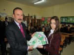 FATMA SEHER - İzmit Belediyesi Sbs Hazırlık Kitabı Dağıtıyor