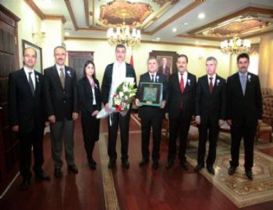 Vergi Dairesi Heyeti, Vali Güvenç'i Ziyaret Etti