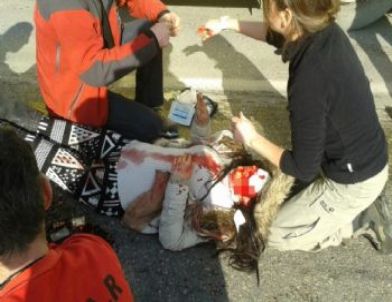 Bursa'da 2 Otomobil Çarpıştı: 5 Yaralı