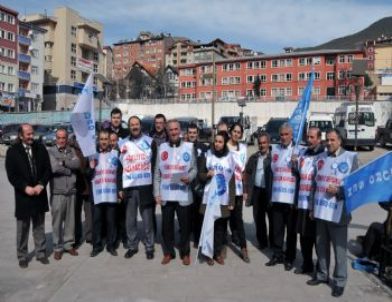 Gümüşhane’de Memurlar İş Bıraktı