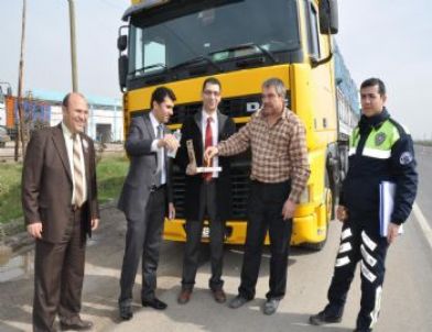 Ceza Kesmek Yerine, Mesir Macunu İkram Ettiler