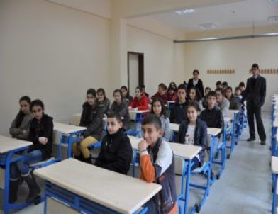 İlköğretim Okulu Öğrencileri Düzce Üniversitesi Kampüsünü Gezdi