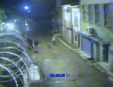 Kilisede Dilek Mumuyla Hırsızlık