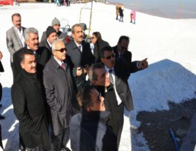 Yozgat Valisi Yazıcı, Çamlık ve Nohutlu Tepeye Kayak Merkezi İçin Fizibilite Çalışmalarına Başlıyor