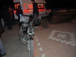 Motosikletle Kamyonet Çarpıştı: 1 Yaralı