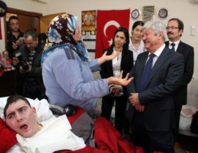 Umut'un Sağlık Giderleri Aileye Masraf Olmayacak