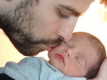 Shakira bebeği Milan'ın resmini dünyayla paylaştı