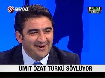 Ümit Özat'ın canlı yayında okudğu türkü mest etti