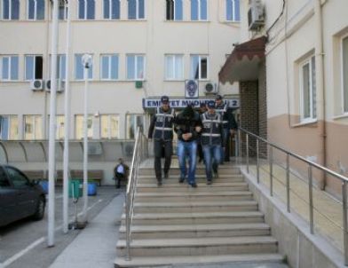 Uyuşturucuyu Yakalatmamak İçin Üzerine Zift Dökmüş