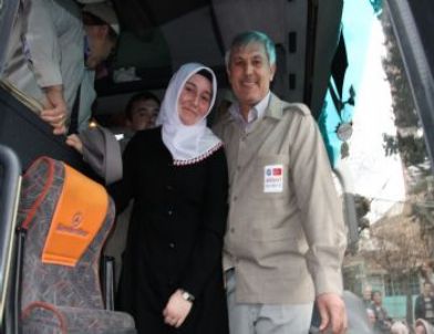 Akhisar’da 58 Kişi Umre'ye Uğurlandı