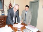 MUHAMMET ÜNLÜ - Armutalan Belediyesi Memurları Sosyal Denge Tazminatı Sözleşmesini İmzaladı
