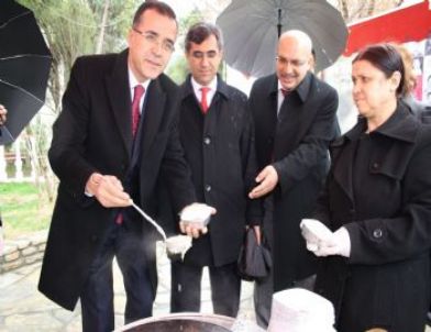 Gönül Elçileri Keşkek Dağıttı