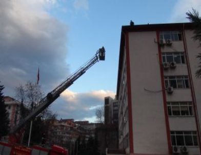 Hükümet Konağında İntihar Girişimi