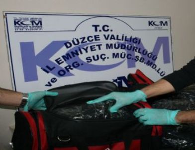 Düzce'de 15 Kilo Esrar Ele Geçirildi