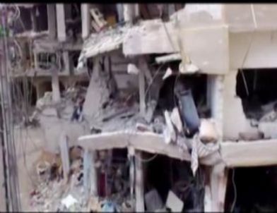 Esad, Suriye'de Bir Şehri Daha Harabeye Çevirdi