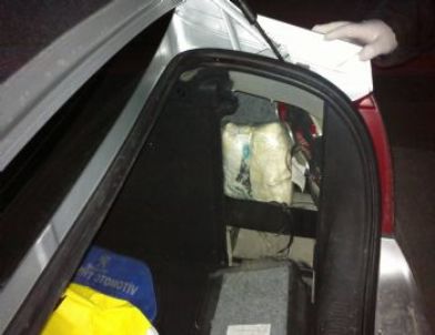 Otomobilin Bagajından Toz Esrar Çıktı